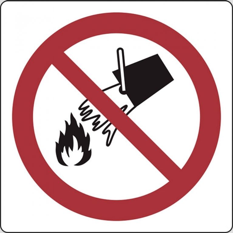 Non usare acqua per spegnere incendi